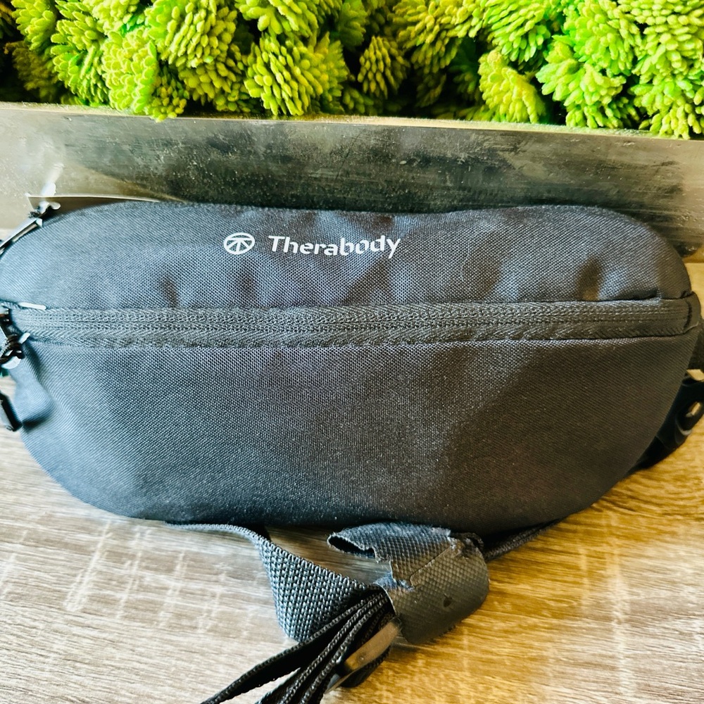 Therabody Black Men's Bag